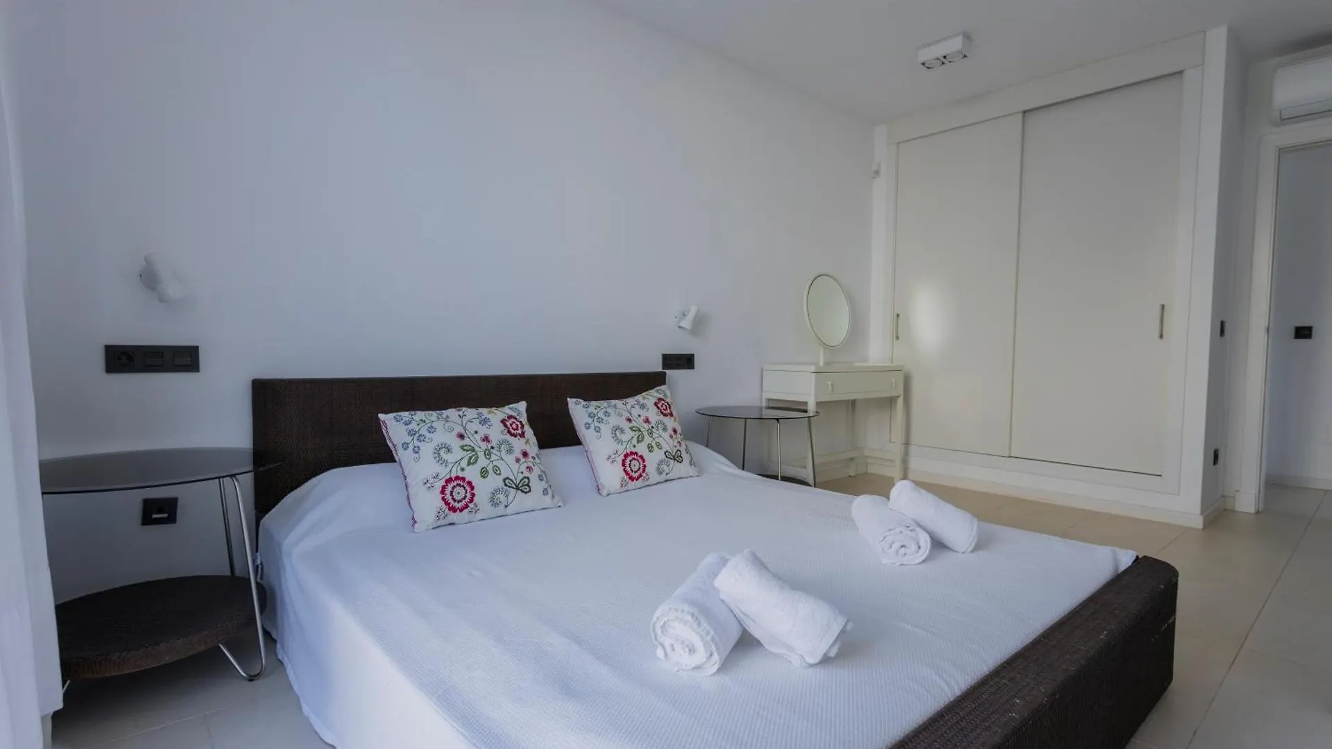 V196 Villa Brisa By Menorcarentals Villas Son Bou